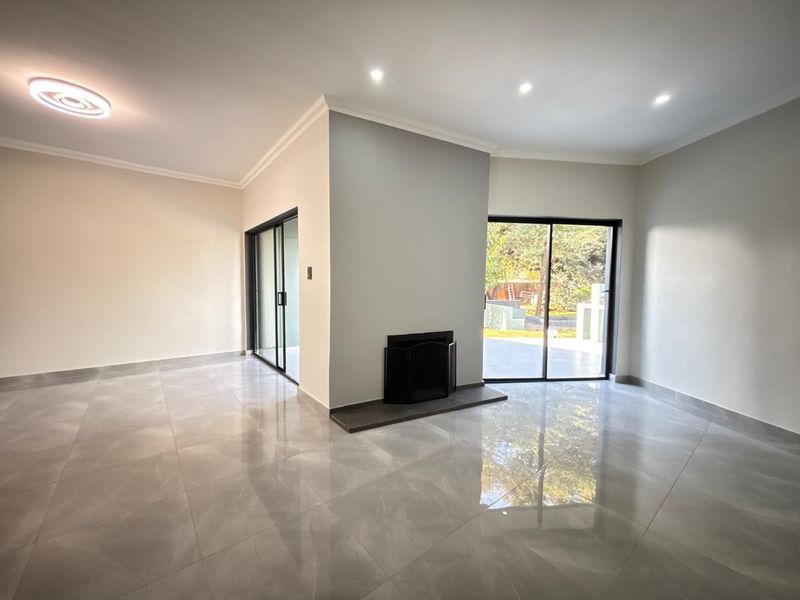 House For Sale in Annlin, Pretoria With A Flatlet Plus, Cottage This Stunning Home Is For  Large Fam - Photo 10