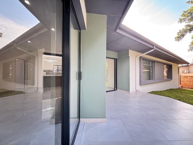 House For Sale in Annlin, Pretoria With A Flatlet Plus, Cottage This Stunning Home Is For  Large Fam - Photo 6