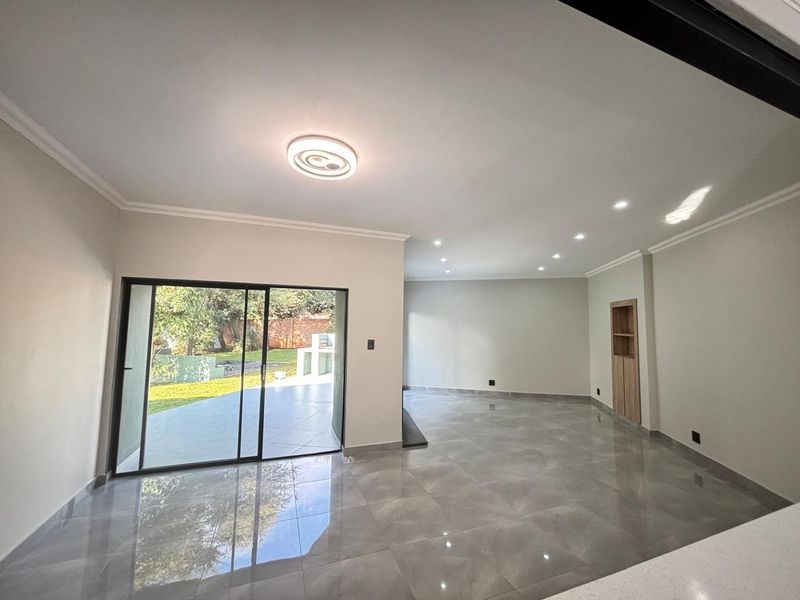 House For Sale in Annlin, Pretoria With A Flatlet Plus, Cottage This Stunning Home Is For  Large Fam - Photo 5