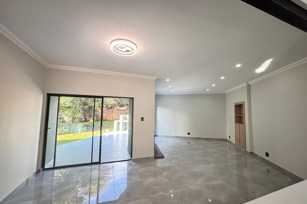 House For Sale in Annlin, Pretoria With A Flatlet Plus, Cottage This Stunning Home Is For  Large Fam - Photo 5