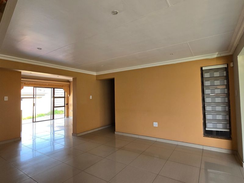 Exceptional Space, Endless Potential and Fantastic Entertainment Living - Photo 8