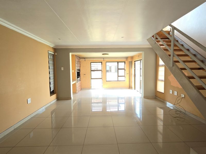 Exceptional Space, Endless Potential and Fantastic Entertainment Living - Photo 5