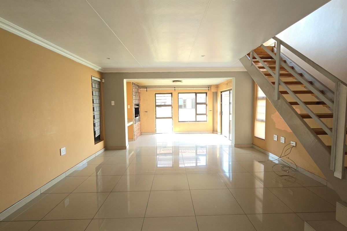 Exceptional Space, Endless Potential and Fantastic Entertainment Living - Photo 5
