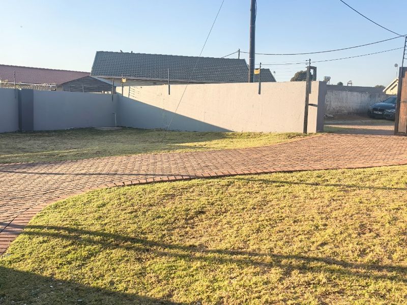 House For Sale in Middelburg Nazaret Sam Rose Valley - Photo 4