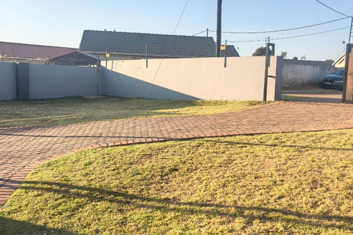 House For Sale in Middelburg Nazaret Sam Rose Valley - Photo 4