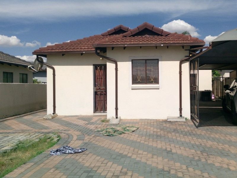 House To Rent in Nellmapius, Pretoria - Photo 1