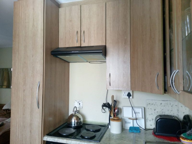 House To Rent in Nellmapius, Pretoria - Photo 2
