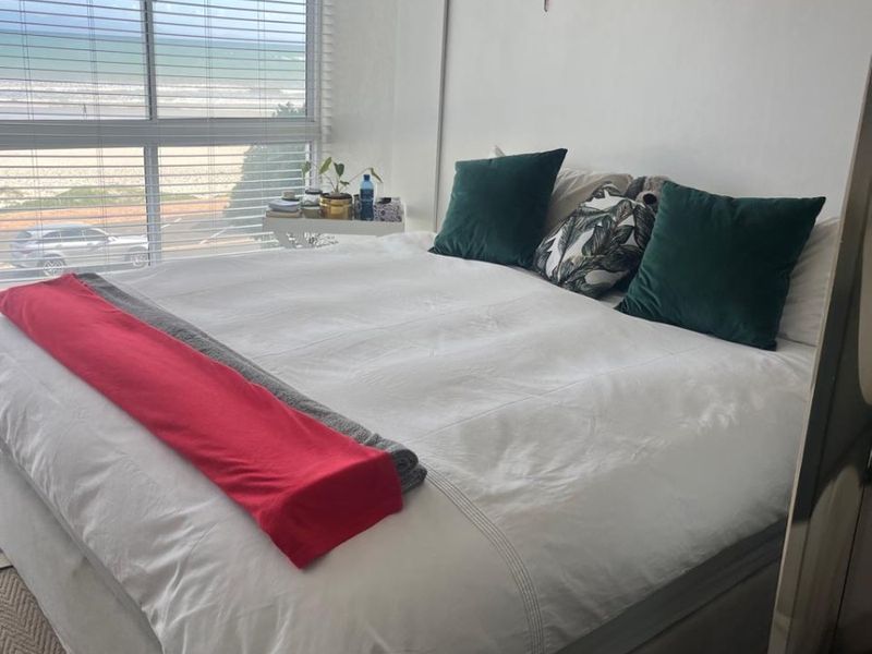 Beachfront Rental in Strand - Short term - Photo 4