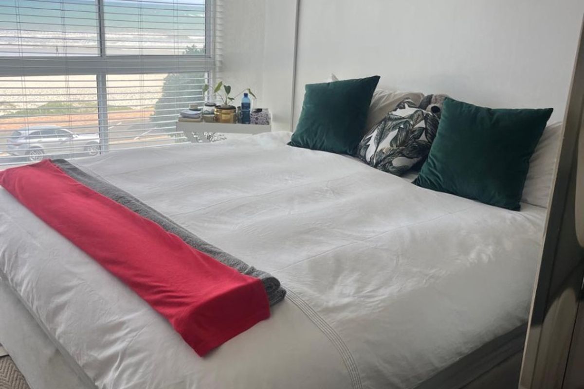 Beachfront Rental in Strand - Short term - Photo 4