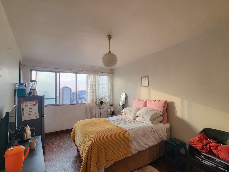 Spacious 1 Bedroom unit converted into 2 Bedroom layout in John Ross House - Photo 8
