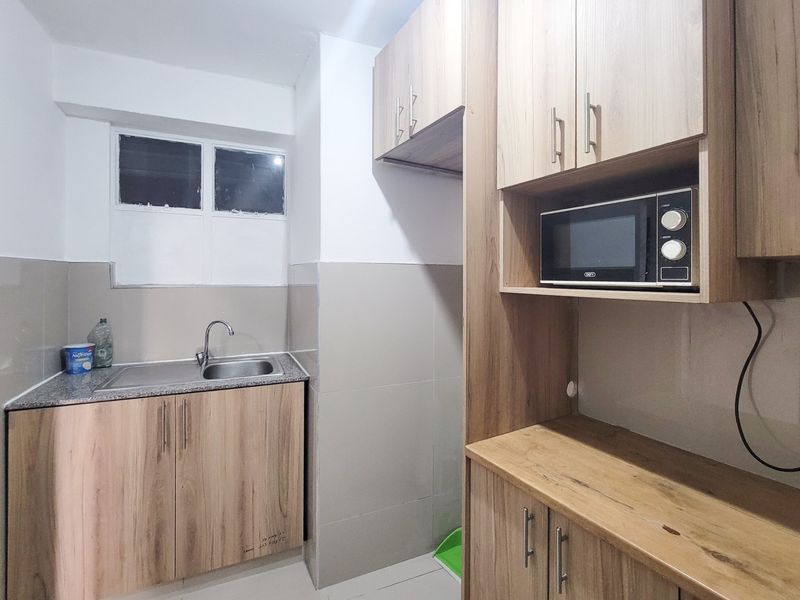 Spacious 1 Bedroom unit converted into 2 Bedroom layout in John Ross House - Photo 6