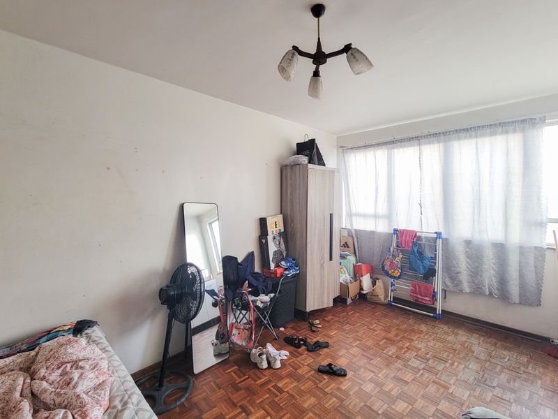 Spacious 1 Bedroom unit converted into 2 Bedroom layout in John Ross House - Photo 4