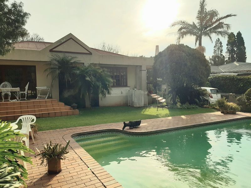 House For Sale in Johannesburg - Photo 3