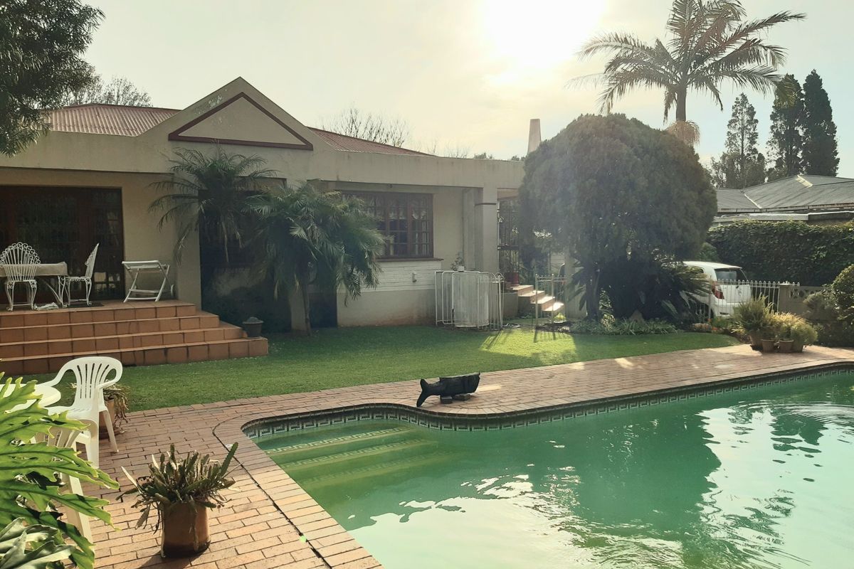House For Sale in Johannesburg - Photo 3