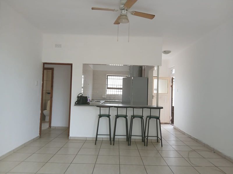2 Bedroom 1 Full bathroom Apartment in Margate - Photo 10