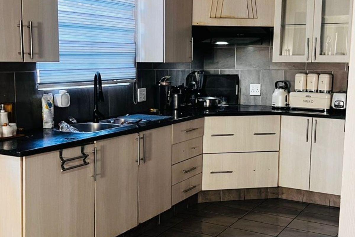 House For Sale in Blancheville, Witbank - Photo 2