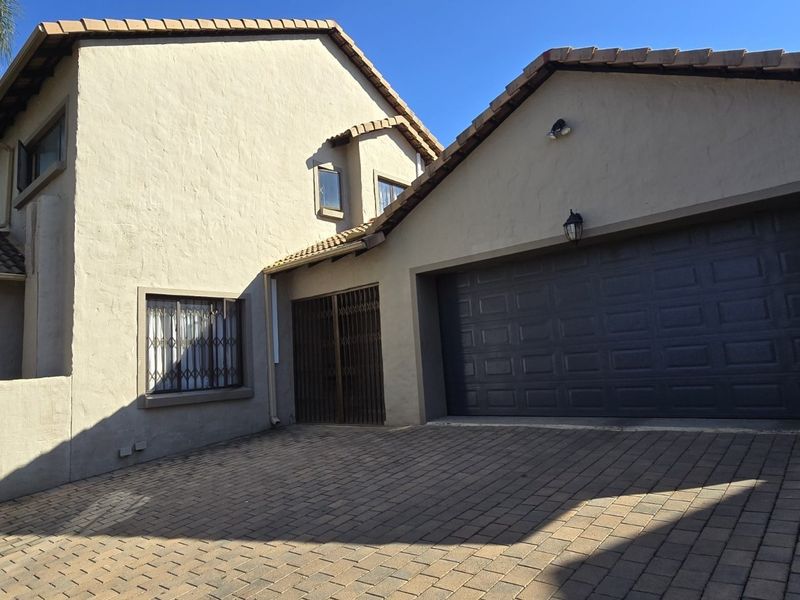 Bespoke Home For Sale in Amberfield Ridge, Amberfield, Centurion - Photo 1