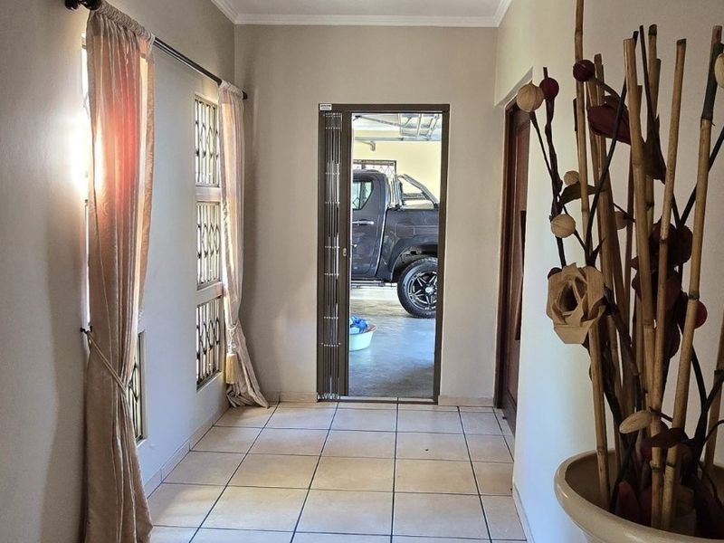 Bespoke Home For Sale in Amberfield Ridge, Amberfield, Centurion - Photo 3
