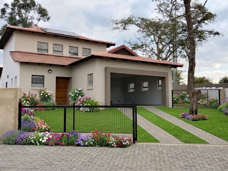 Luxury Double-Storey Home Designed for Modern Families - Photo 7