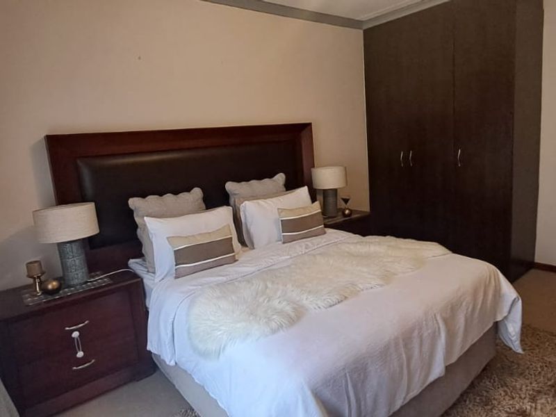 Townhouse For Sale in Bedfordview - Photo 9