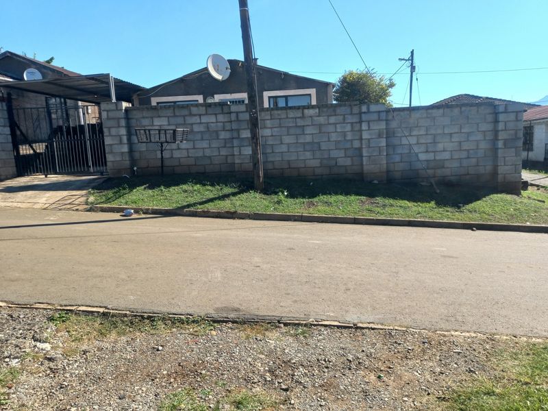 House For Sale in Imbali Pietermaritzburg KwaZulu Natal - Photo 2