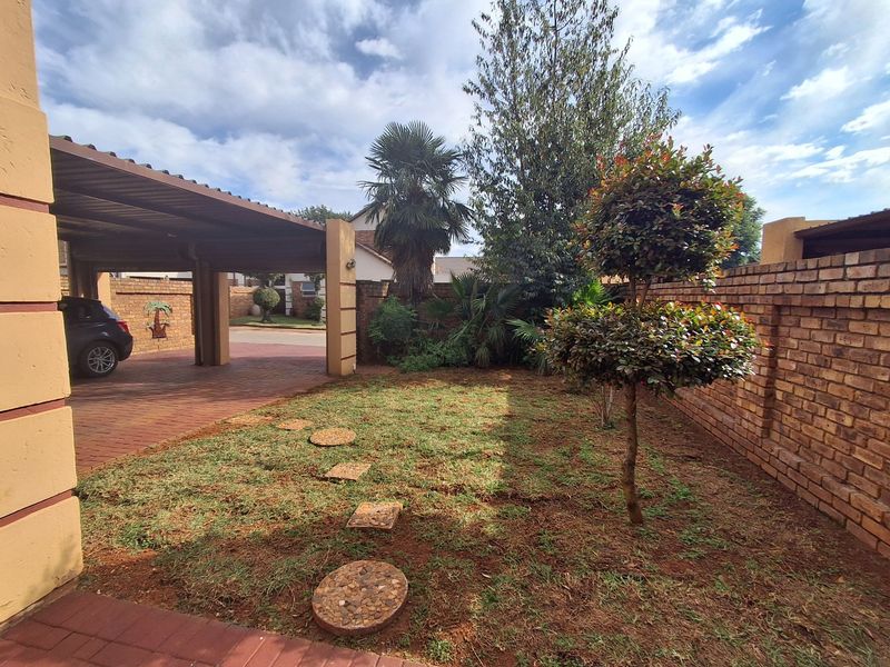 Cluster House For Sale in Glen Marais, Kempton Park - Photo 4