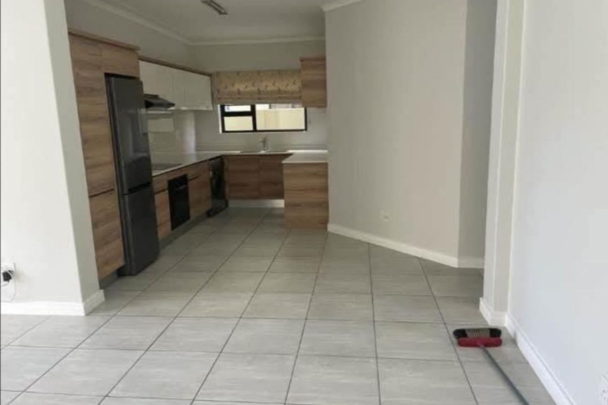 2 bed 2bath to rent in Waterfall ,Midrand - Photo 5