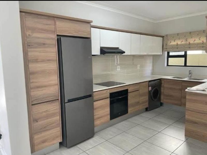 2 bed 2bath to rent in Waterfall ,Midrand - Photo 4