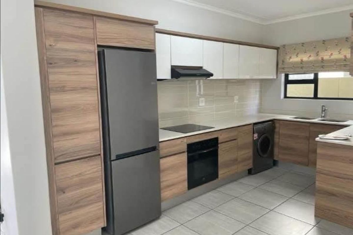 2 bed 2bath to rent in Waterfall ,Midrand - Photo 4