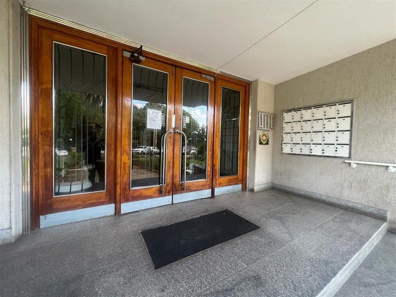 Apartment To Rent in Norwood, Johannesburg - Photo 2