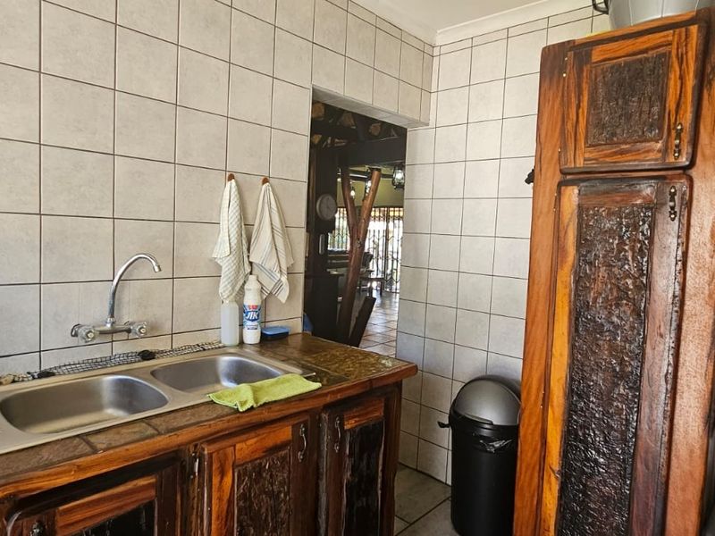 Stunning House in Panorama Kroonstad - Photo 7