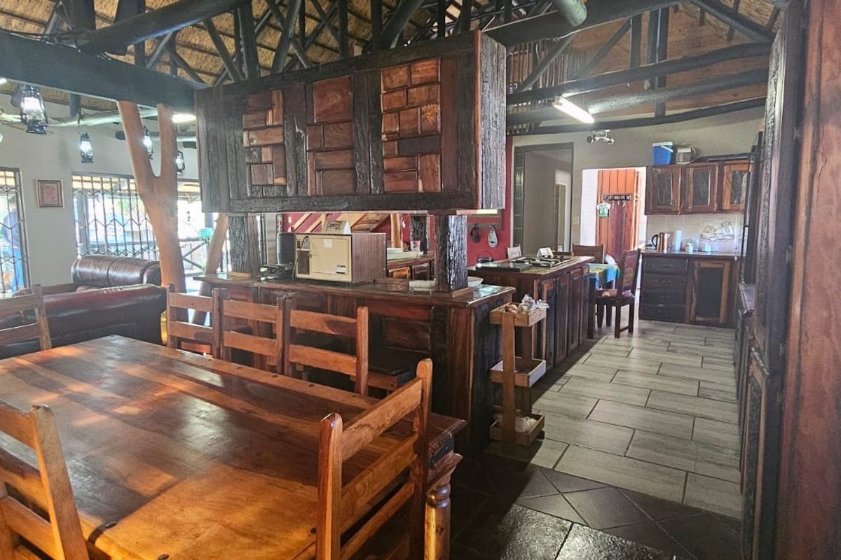 Stunning House in Panorama Kroonstad - Photo 3