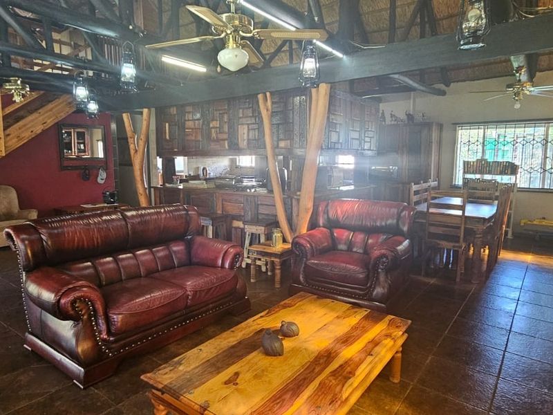 Stunning House in Panorama Kroonstad - Photo 2