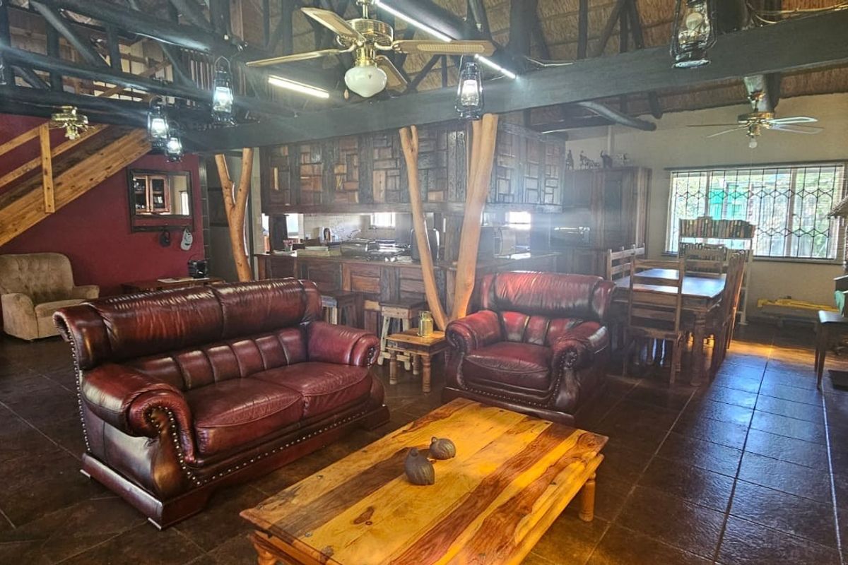 Stunning House in Panorama Kroonstad - Photo 2