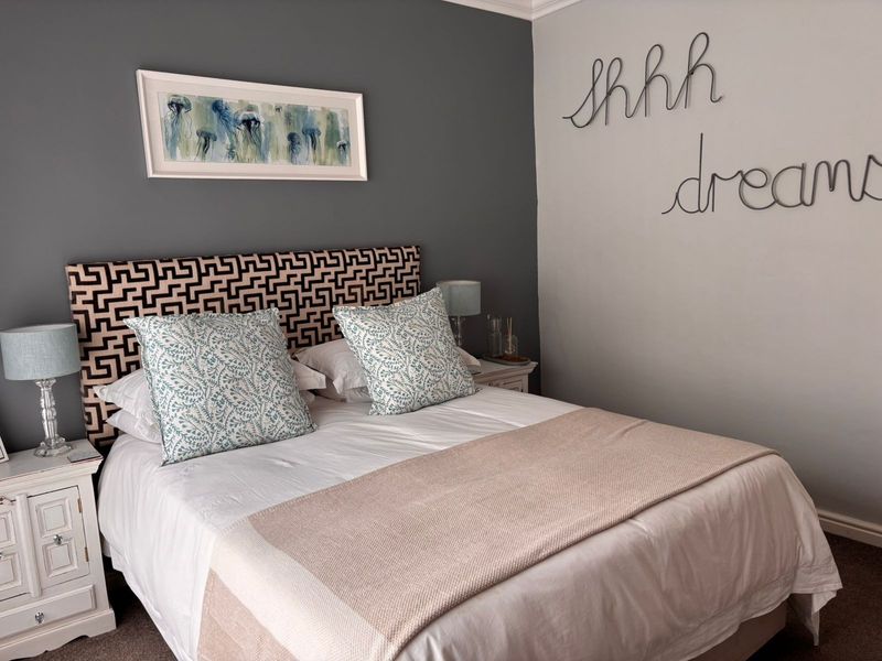 Furnished Flatlet To Rent in Kirstenhof, Cape Town - Photo 8