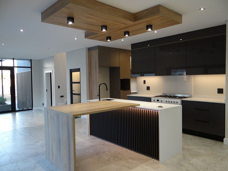 4 Bedroom House + 3 Garages and Study For Sale in Fountainbrook Estate, Midstream Estate, Centurion - Photo 5