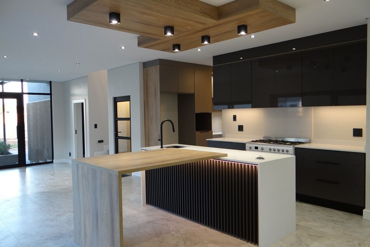 4 Bedroom House + 3 Garages and Study For Sale in Fountainbrook Estate, Midstream Estate, Centurion - Photo 5