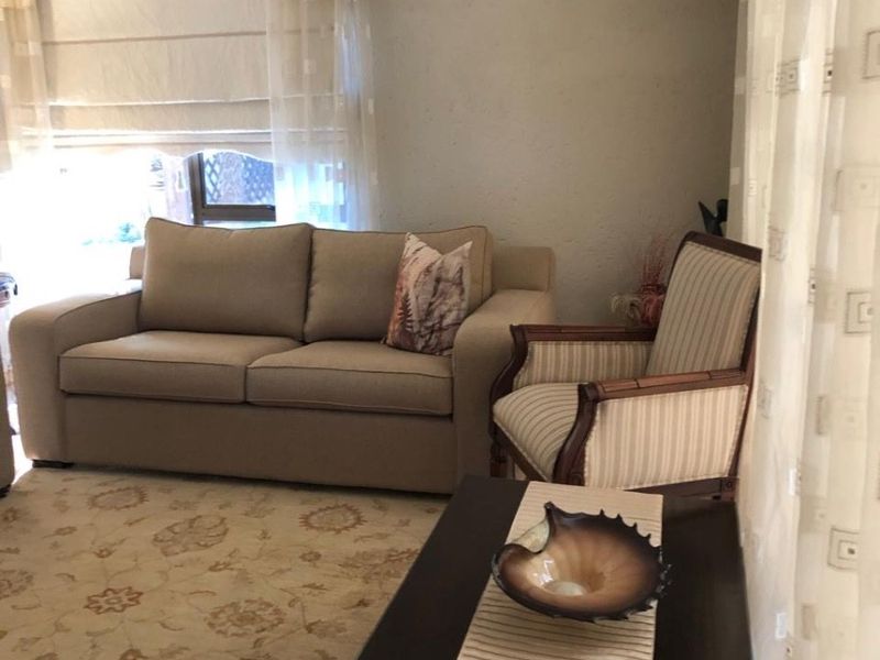 Timeless Elegance in the Heart of Kyalami Estates - A Semi-Furnished Masterpiece - Photo 8
