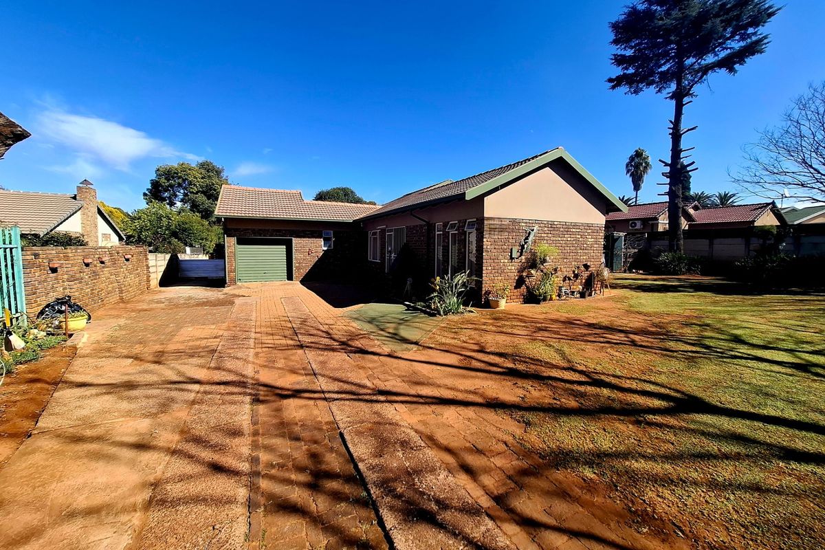 Opportunity, space, and potential - all in one address. - Photo 3