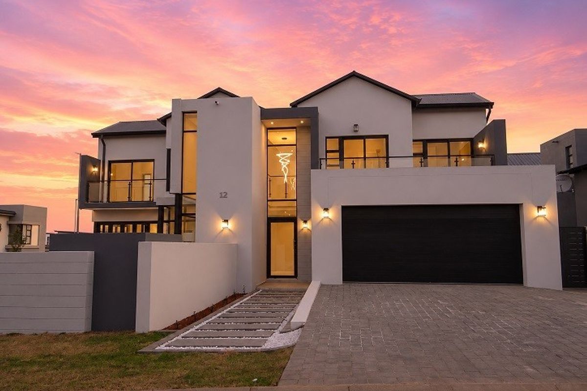 4 Bedroom House For Sale in Fountainbrook Estate, Midstream Estate, Centurion - Photo 2
