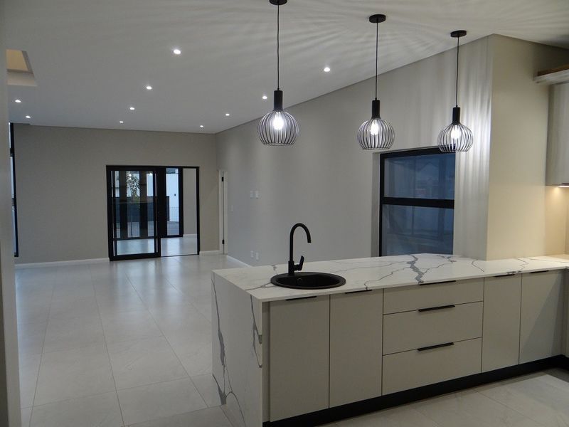 4 Bedroom House For Sale in Fountainbrook Estate, Midstream Estate, Centurion - Photo 7