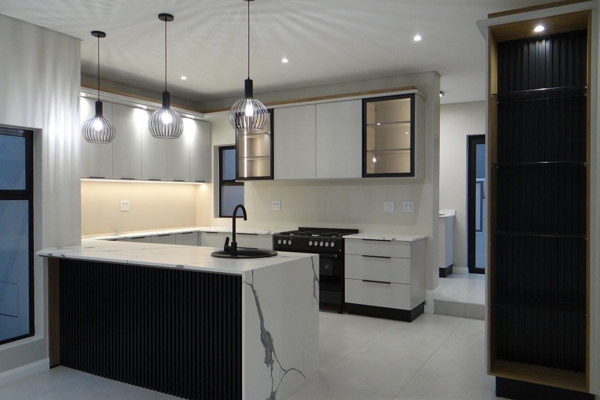 4 Bedroom House For Sale in Fountainbrook Estate, Midstream Estate, Centurion - Photo 3