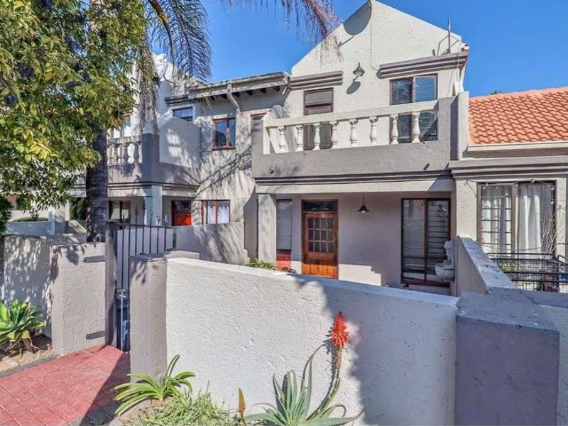 Townhouse For Sale in Vorna Valley, Midrand - Photo 1