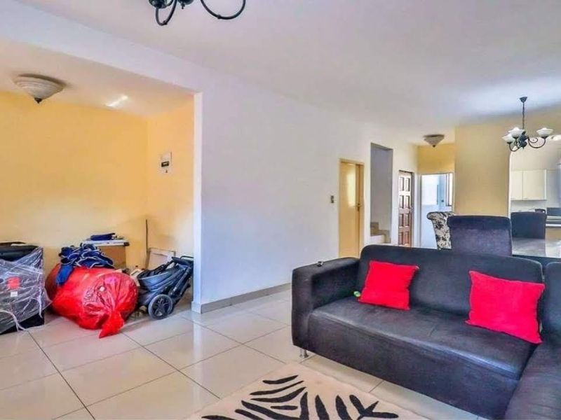 Townhouse For Sale in Vorna Valley, Midrand - Photo 8