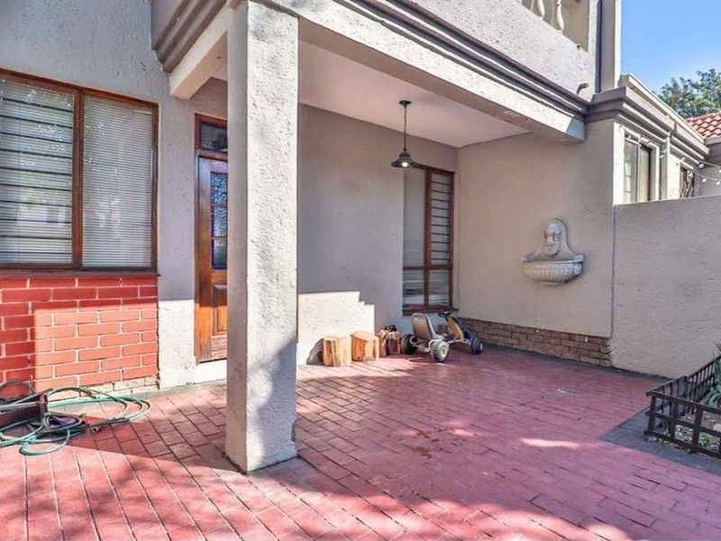 Townhouse For Sale in Vorna Valley, Midrand - Photo 3