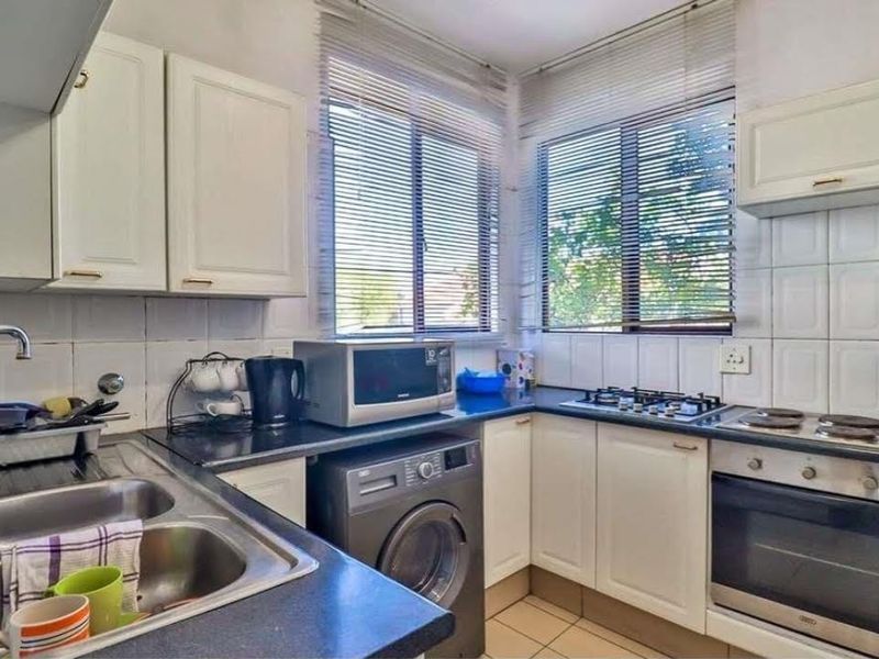 Townhouse For Sale in Vorna Valley, Midrand - Photo 4