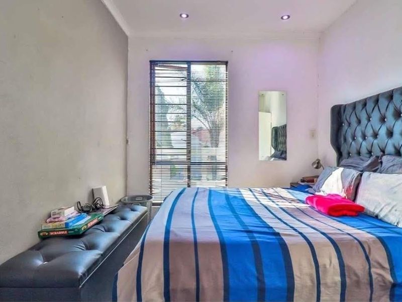Townhouse For Sale in Vorna Valley, Midrand - Photo 9