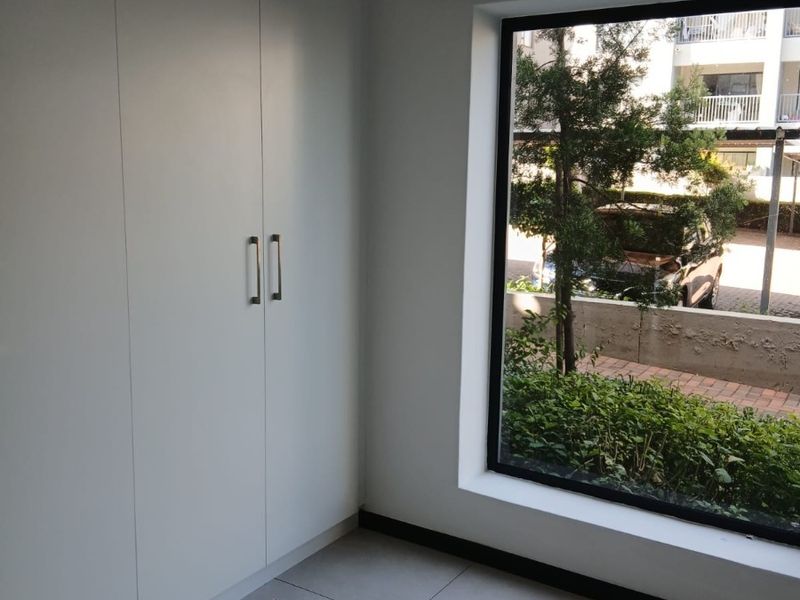 2bed 2bath to rent in fourways - Photo 5