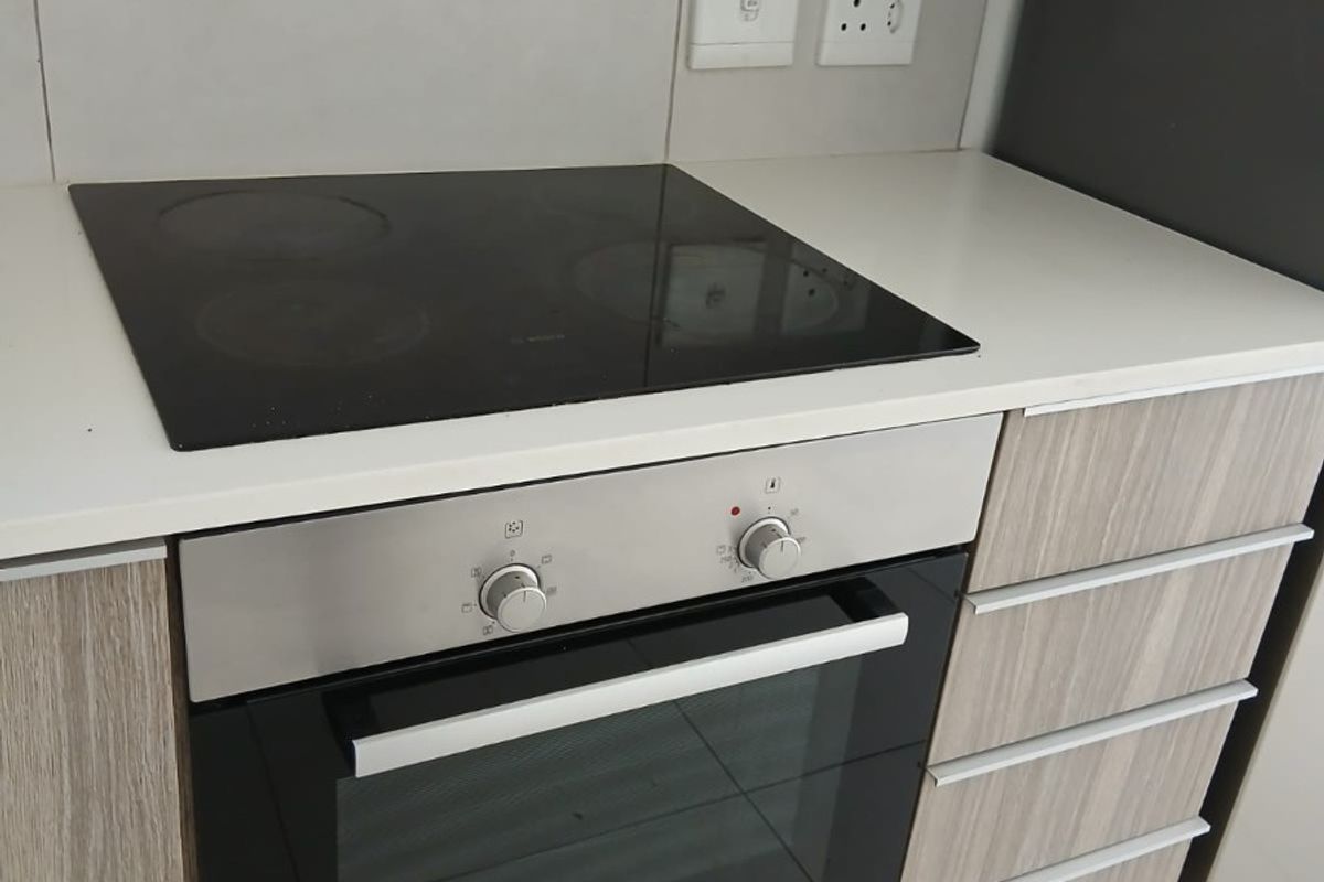 2bed 2bath to rent in fourways - Photo 3