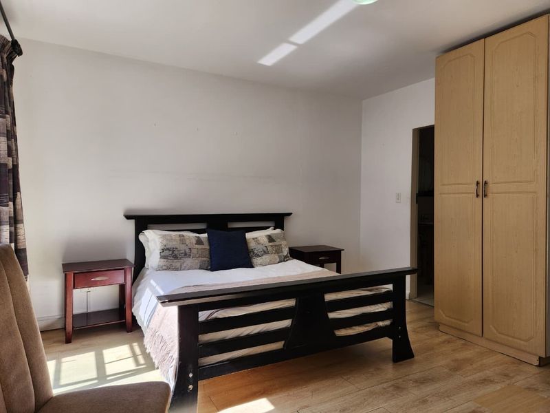 Apartment To Rent in Waverley, Johannesburg - Photo 6